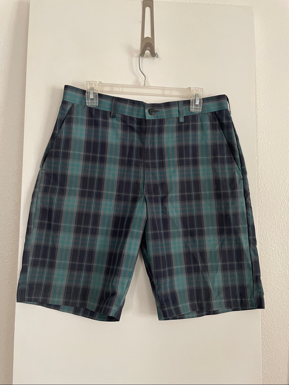 Ben Hogan Performance Golf Shorts Navy Blue Green Plaid NWOT